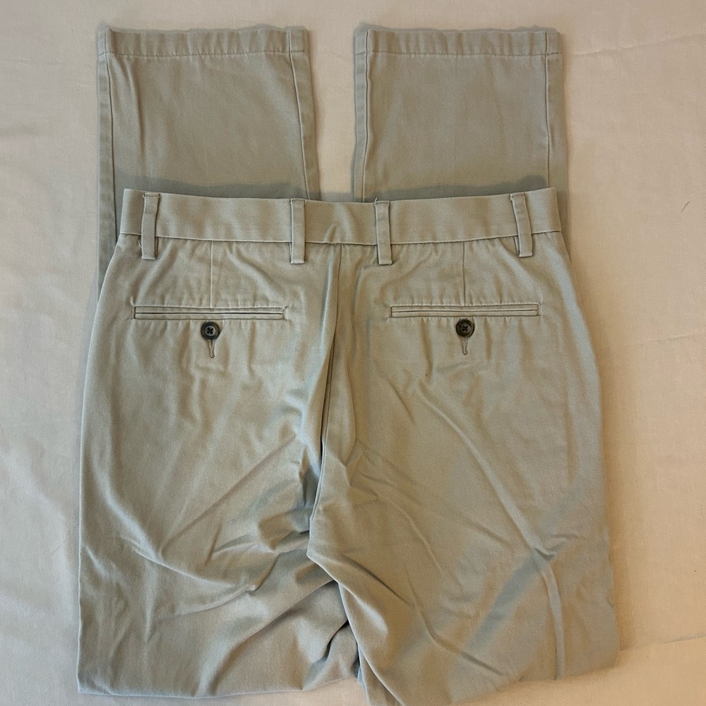 Amazon Essentials Men's Khaki Flat Front Chinos Size 30 x 32 - Picture 3 of 7